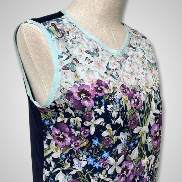 { Ted Baker } - V-Neck Sleeveless Top - Picture 3 of 4